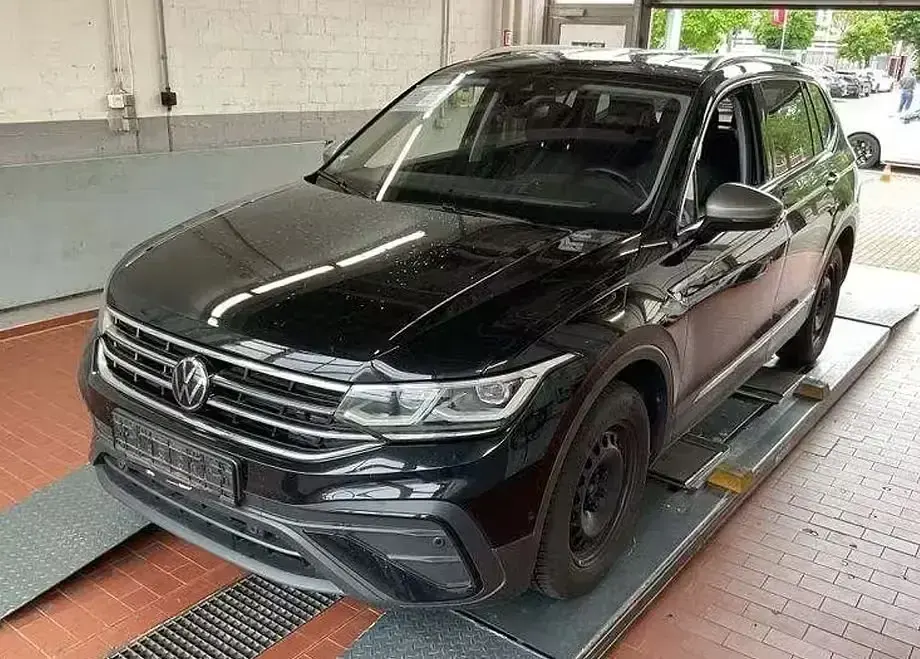 Gebraucht VW Tiguan Allspace Life 150 PS (110 kW) 2025 SUV