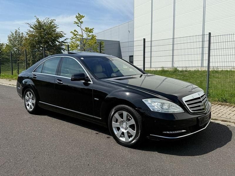 Gebraucht Mercedes S350 258 PS (189 kW) 2011 Obsidianschwarz Limousine