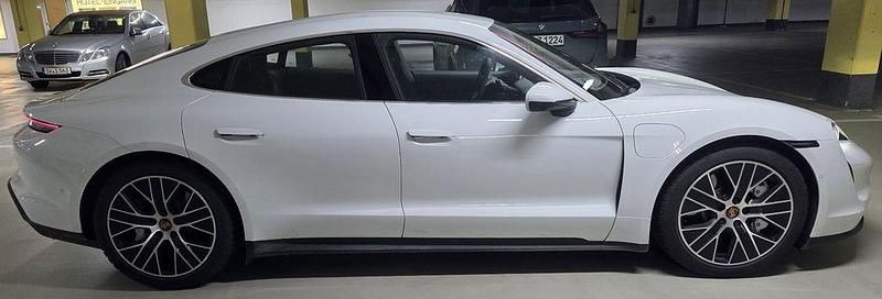 Gebraucht Porsche Taycan 4S Performance Package 319 kW (435 PS) 2022 Weiß Limousine
