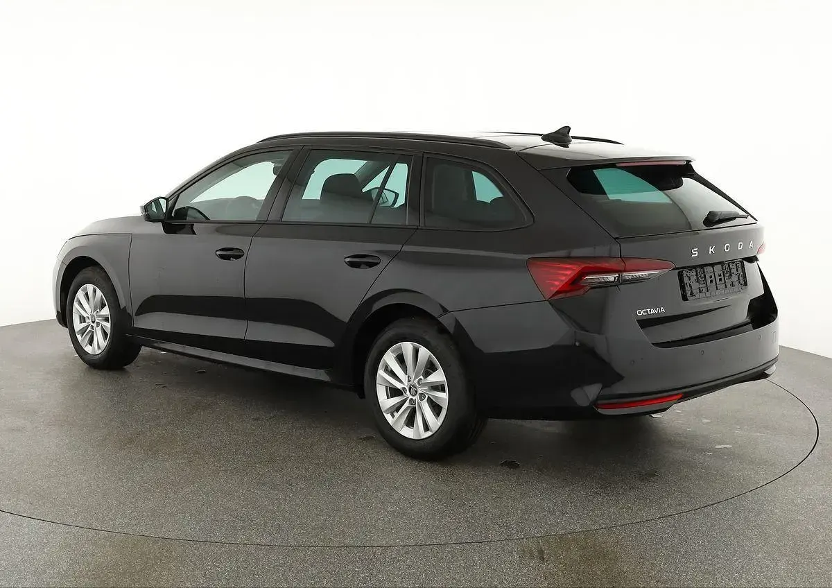 Neu Skoda Octavia Selection 150 PS (110 kW) 2026 Black magic perleffekt Kombi