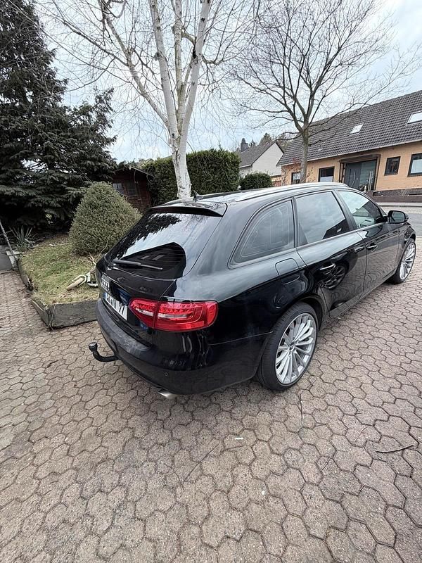 Gebraucht Audi A4 204 PS (150 kW) 2013 Schwarz Kombi