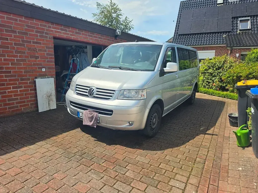 Gebraucht VW Caravelle 131 PS (96 kW) 2006 Silber Van