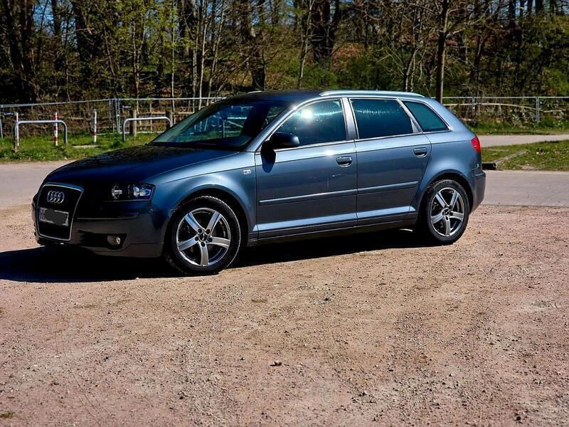 Grau Gebraucht 2005 Audi A3 Sportback Limousine | 5.999 € (Etwas zu teuer) - Bild 1/4