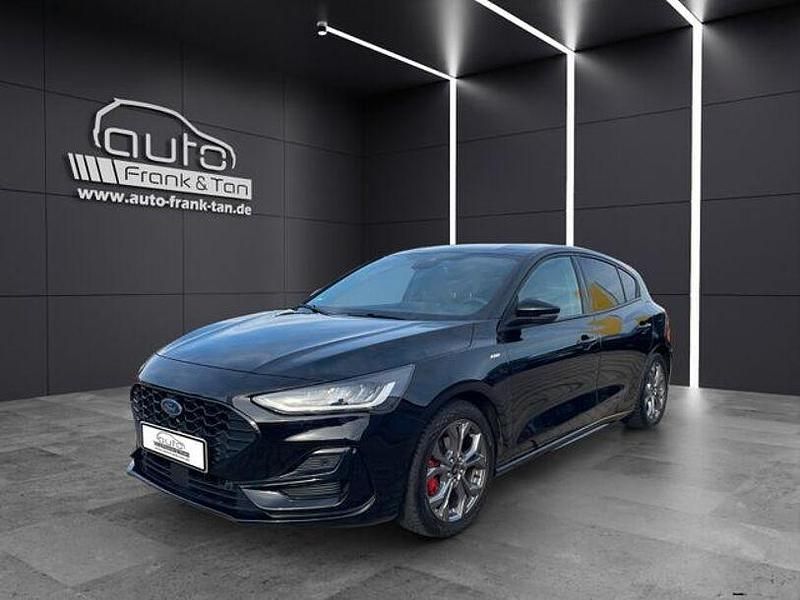 Schwarz Gebraucht 2022 Ford Focus ST-Line Limousine | 19.990 € (Fairer Preis) - Bild 1/4