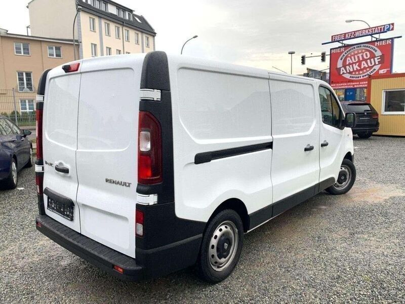 Gebraucht Renault Trafic 121 PS (88 kW) 2019 Weiß Van / Kleinbus