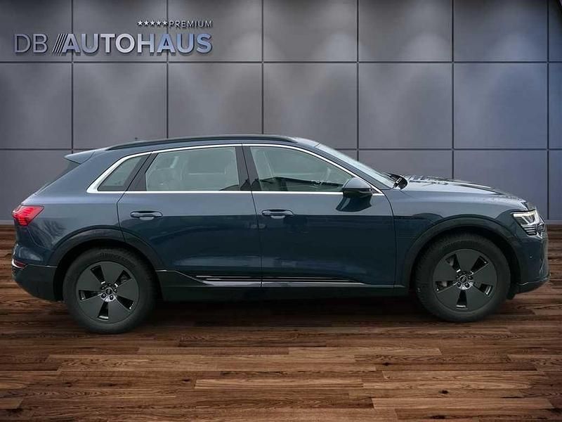 Gebraucht Audi Q8 e-tron Advanced 300 kW (408 PS) 2024 Blau SUV