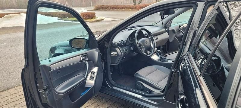 Gebraucht Mercedes 230 204 PS (150 kW) 2006 Schwarz Kombi