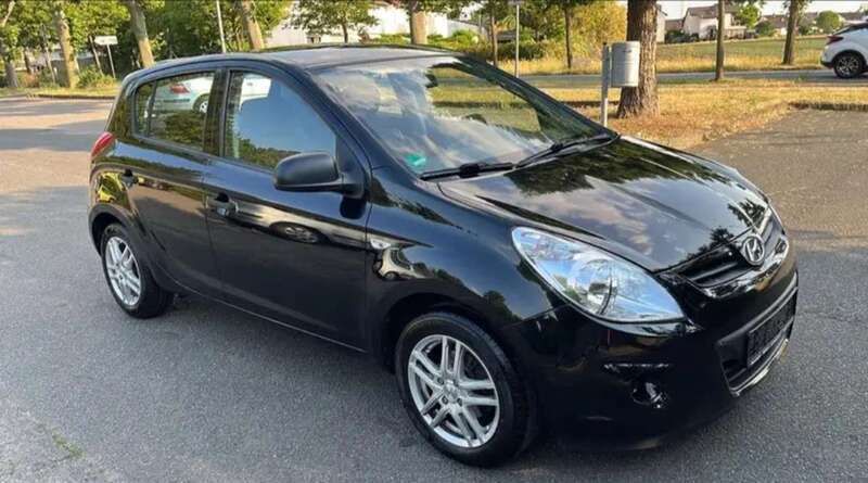 Schwarz Gebraucht 2010 Hyundai i20 Classic Kleinwagen | 3.199 € (Fairer Preis) - Bild 1/4