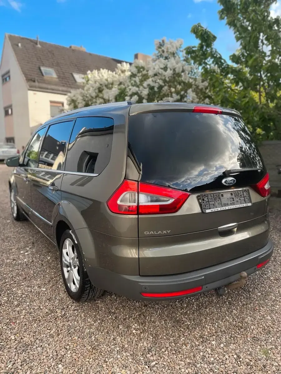 Gebraucht Ford Galaxy 163 PS (119 kW) 2012 Gold Van / Kleinbus