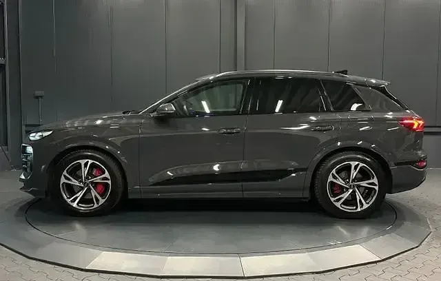 Second-hand Audi Q6 e-tron S-Line 225 kW (306 CP) 2024 Gri SUV