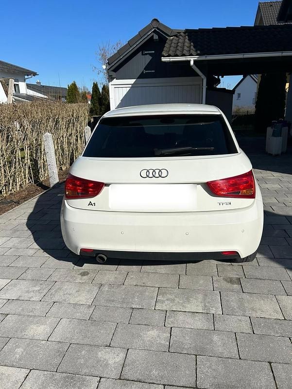 Gebraucht Audi A1 86 PS (63 kW) 2012 Weiß Kleinwagen