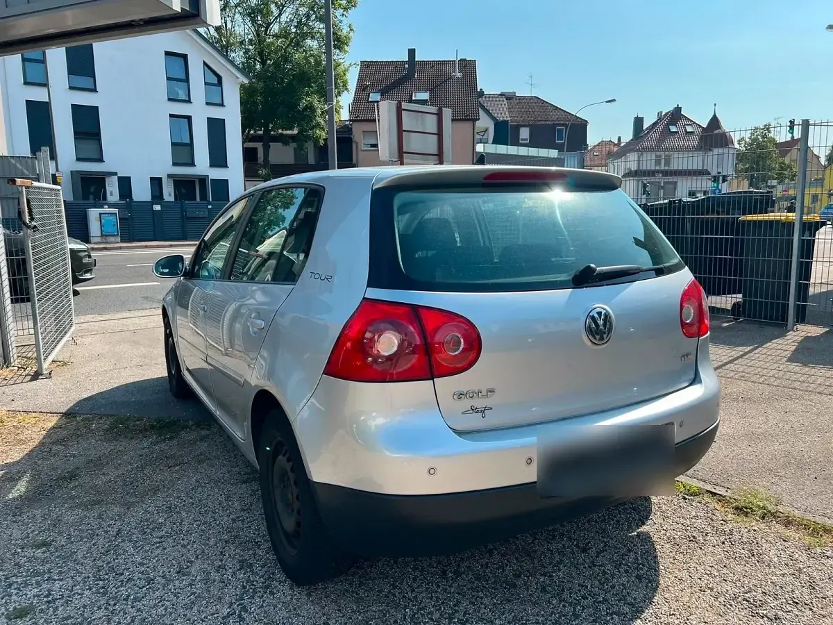 Gebraucht VW Golf V 105 PS (77 kW) 2006 Silber Kleinwagen