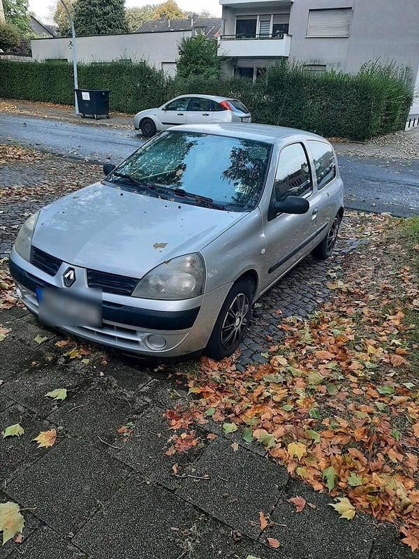 Gebraucht 2004 Renault Clio II | 1.200 € (Guter Preis) - Bild 1/4