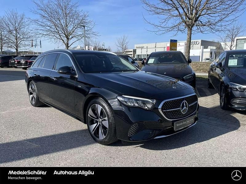 Gebraucht Mercedes E300 Avantgarde 197 PS (144 kW) 2025 Lack obsidianschwarz (metallic) Kombi