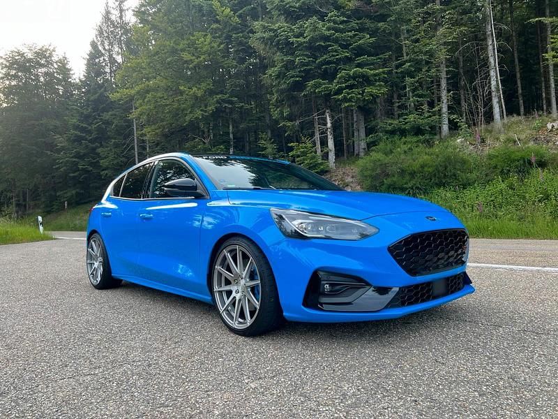 Gebraucht Ford Focus ST 280 PS (205 kW) 2022 Blau Limousine