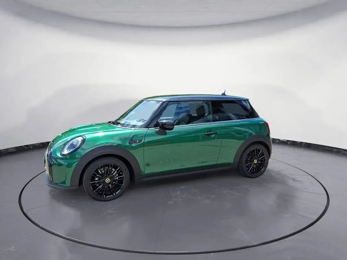 Gebraucht Mini Cooper SE 135 kW (184 PS) 2023 Grün Kleinwagen