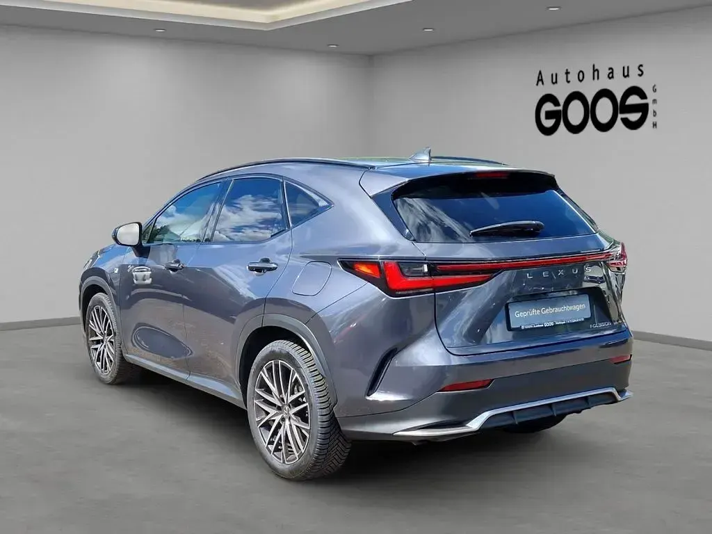 Gebraucht Lexus NX350h E-FOUR 243 PS (178 kW) 2022 Sonic grey SUV