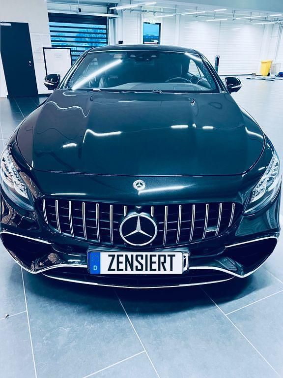 Schwarz Gebraucht 2019 Mercedes S63 AMG AMG Coupé | 124.900 € - Bild 1/4