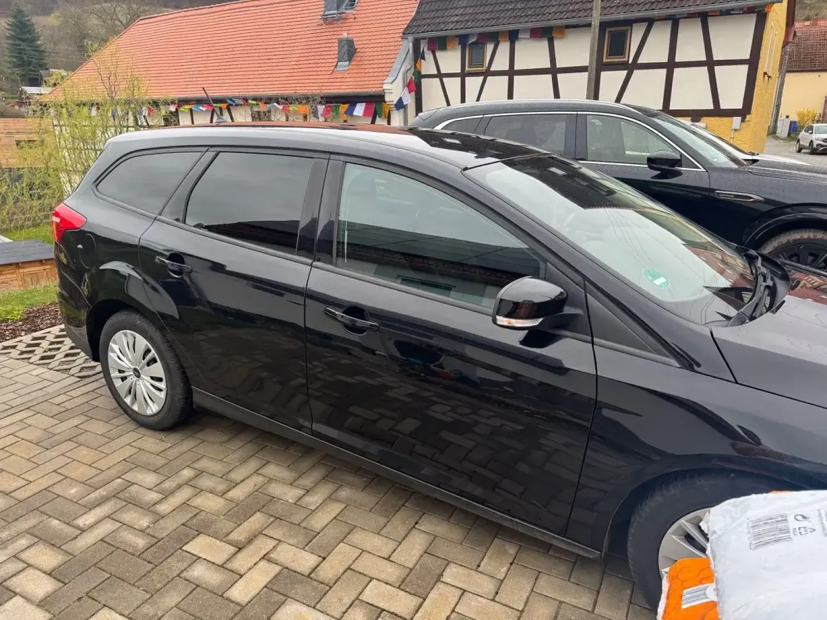 Gebraucht Ford Focus Business Edition 120 PS (88 kW) 2017 Schwarz Limousine