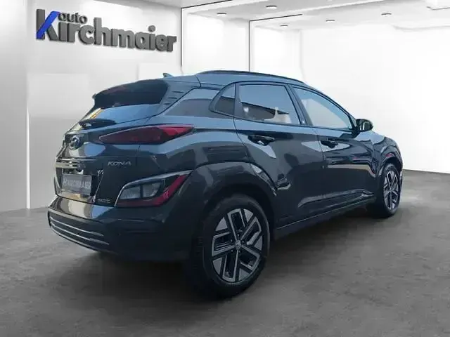 Gebraucht Hyundai Kona Edition 30+ 100 kW (136 PS) 2022 Schwarz SUV