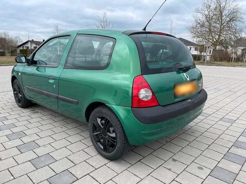 Gebraucht Renault Clio II 75 PS (55 kW) 2003 Grün Kleinwagen