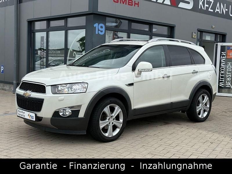 Weiß Gebraucht 2011 Chevrolet Captiva LTZ SUV | 9.499 € (Etwas zu teuer) - Bild 1/4