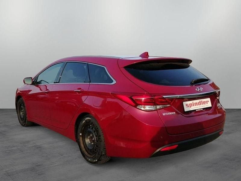 Gebraucht Hyundai i40 136 PS (100 kW) 2019 Rot Kombi