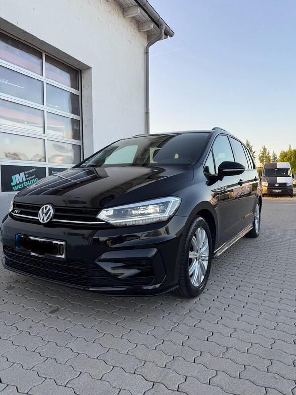 Schwarz Gebraucht 2018 VW Touran R-line Van / Kleinbus | 15.500 € (Superpreis) - Bild 1/4