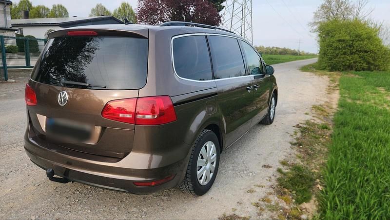 Second-hand VW Sharan 170 CP (125 kW) 2012 Maro Monovolum