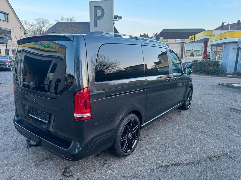 Gebraucht Mercedes V300 237 PS (174 kW) 2023 Graphitgrau Van / Kleinbus