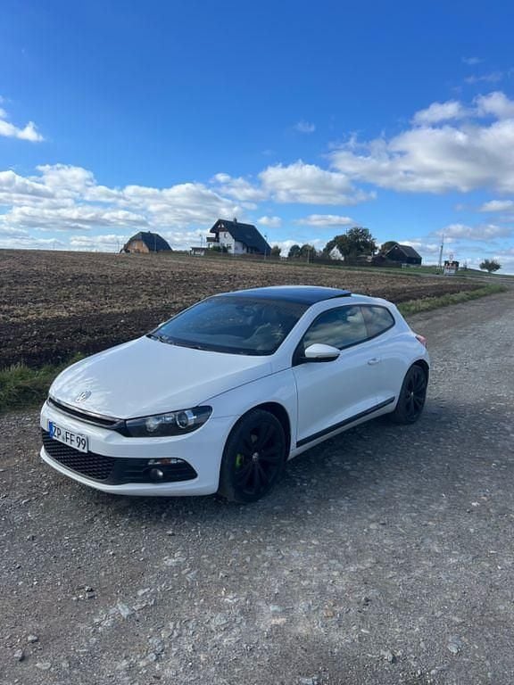 Weiß Gebraucht 2012 VW Scirocco Edition Coupé | 7.900 € (Superpreis) - Bild 1/4