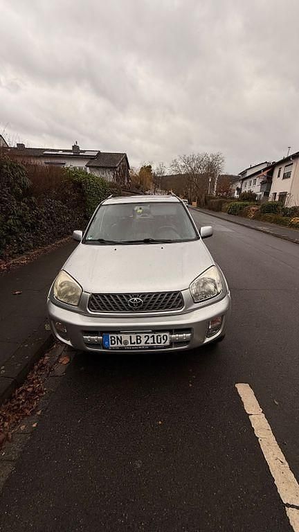 Grau Gebraucht 2005 Toyota RAV4 Edition SUV | 5.500 € (Fairer Preis) - Bild 1/4