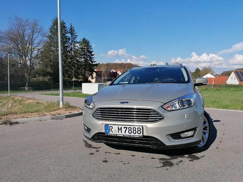 Gebraucht Ford Focus Titanium 150 PS (110 kW) 2015 Grau Kombi