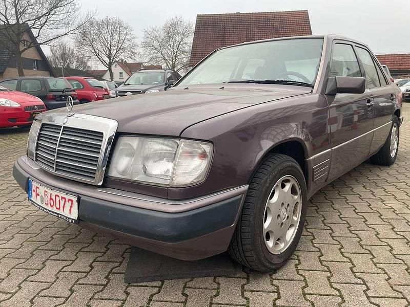 Gebraucht Mercedes 300 109 PS (80 kW) 1986 Grau Limousine