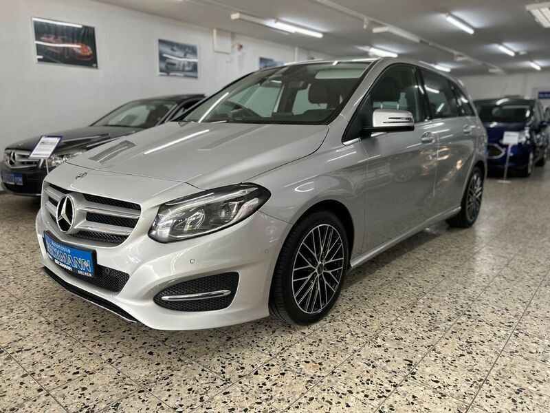 Silber Gebraucht 2018 Mercedes B180 Style Van / Kleinbus | 19.970 € (Teuer) - Bild 1/4