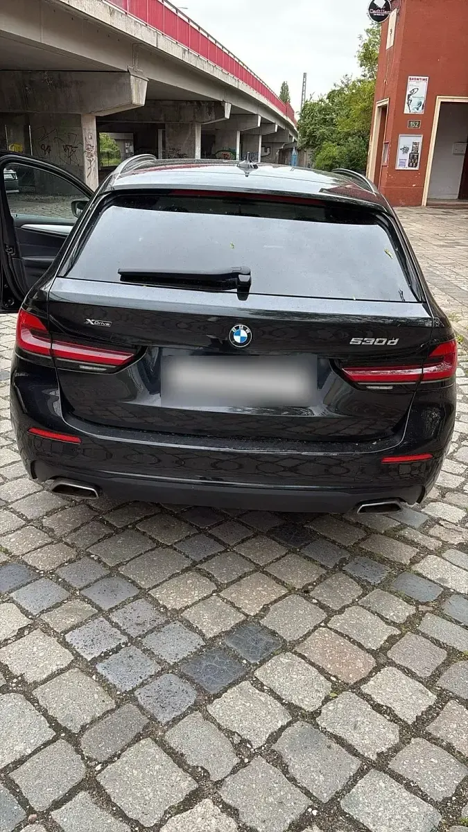 Gebraucht BMW 530 M Sport 286 PS (210 kW) 2020 Schwarz Kombi