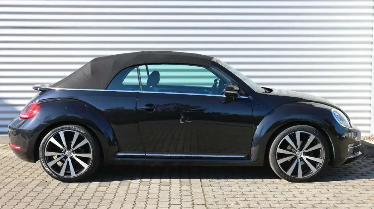 Gebraucht VW Beetle Design 150 PS (110 kW) 2017 Deep black perleffekt Kleinwagen