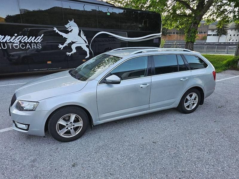 Gebraucht Skoda Octavia Elegance 105 PS (77 kW) 2014 Silber Kombi