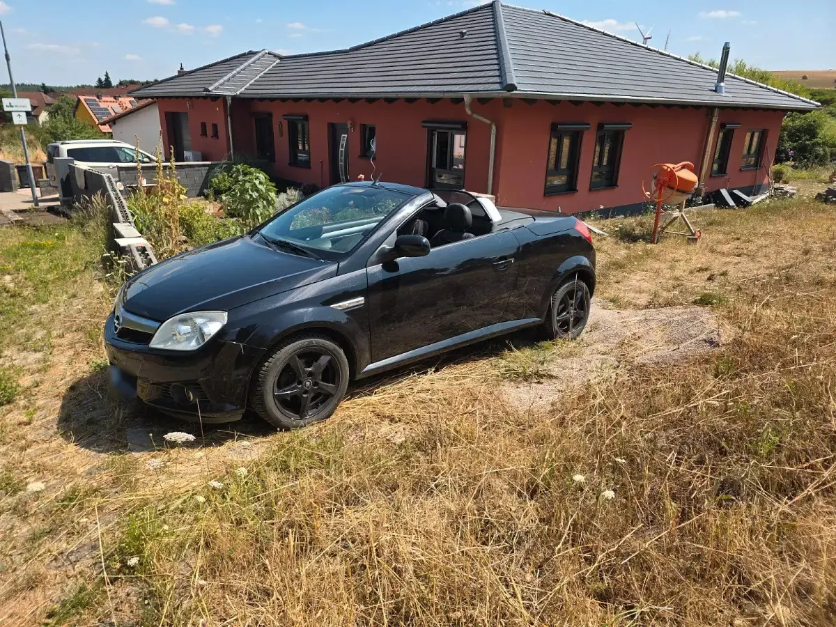 Gebraucht Opel Tigra 90 PS (66 kW) 2006 Schwarz Cabrio
