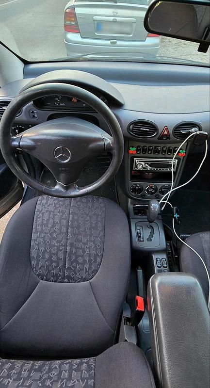 Gebraucht Mercedes A160 102 PS (75 kW) 2003 Silber Limousine