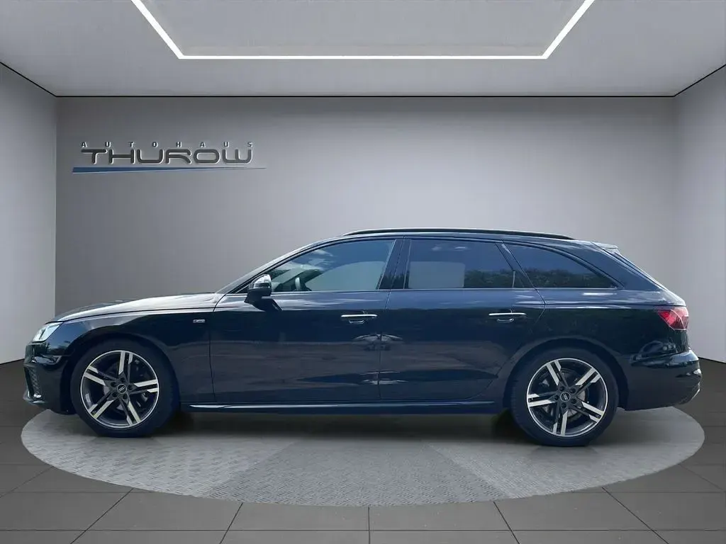 Gebraucht Audi A4 S-Line 136 PS (100 kW) 2022 Mytosschwarz metallic Kombi