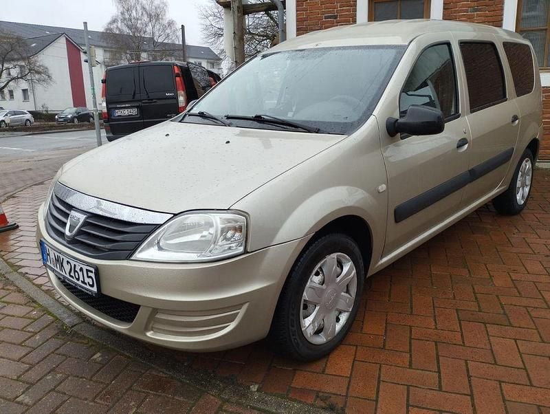 Gebraucht Dacia Logan MCV 84 PS (61 kW) 2012 Gold Van / Kleinbus