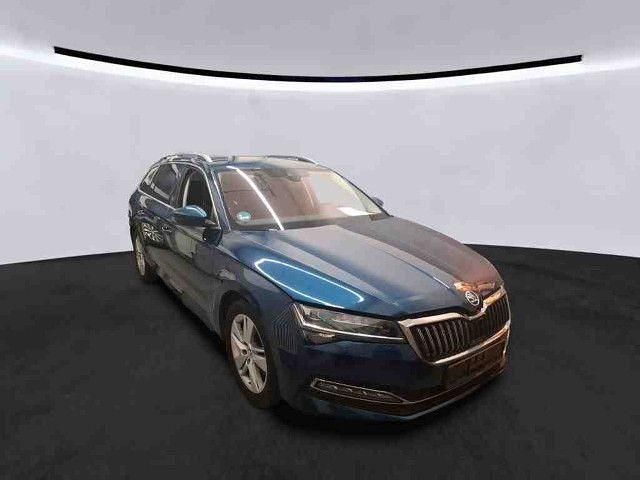 Gebraucht Skoda Superb Style 200 PS (147 kW) 2023 Lavablau metallic Kombi