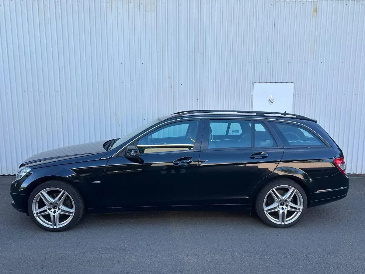Gebraucht Mercedes C220 170 PS (125 kW) 2010 Schwarz Kombi