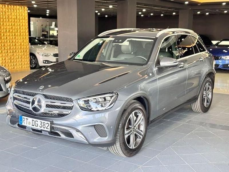 Gebraucht Mercedes GLC220 194 PS (142 kW) 2020 Grau Limousine