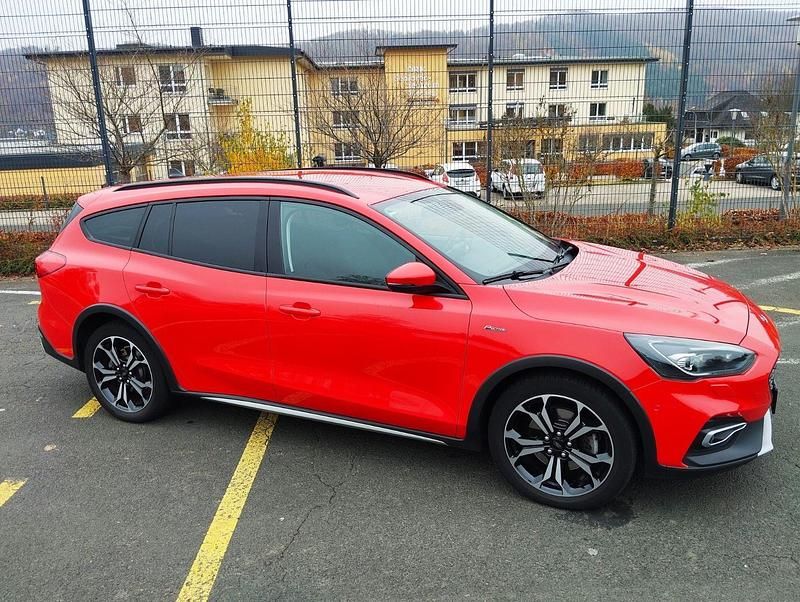 Rot Gebraucht 2019 Ford Focus Active Kombi | 20.600 € (Fairer Preis) - Bild 1/4