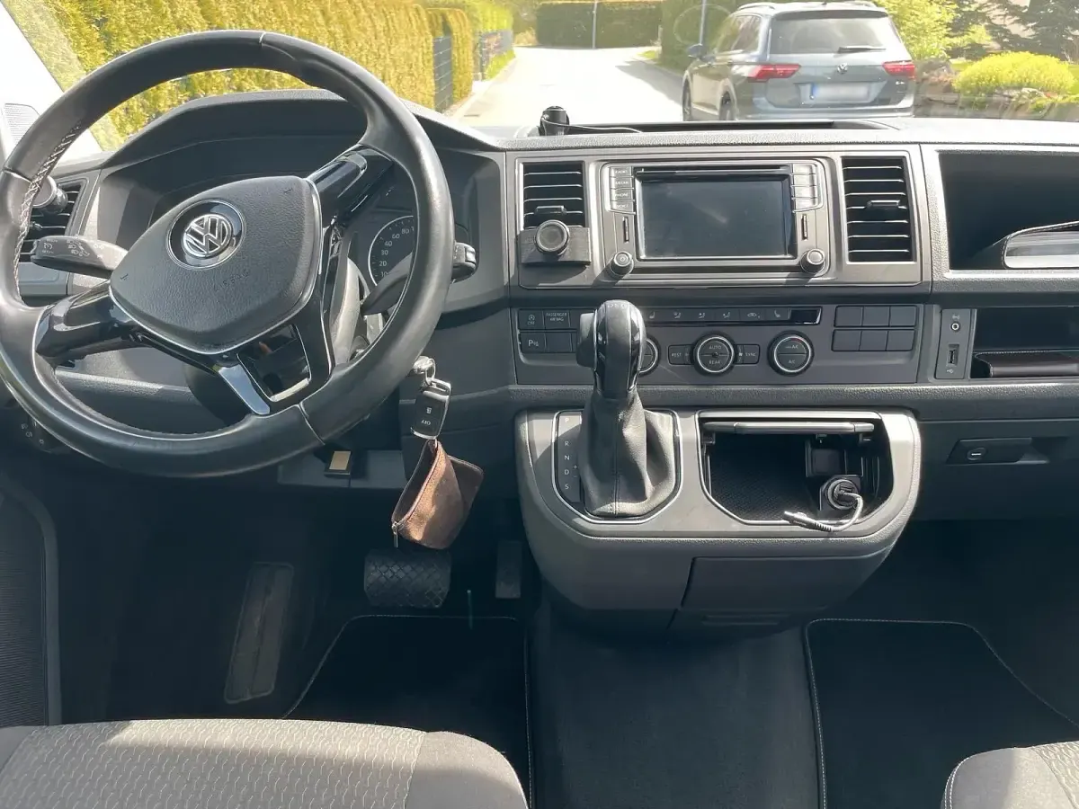 Gebraucht VW Multivan Trendline 150 PS (110 kW) 2018 Blau Van / Kleinbus