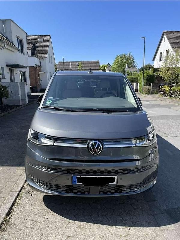 Usata VW Multivan 204 CV (150 kW) 2023 Grigio Monovolume