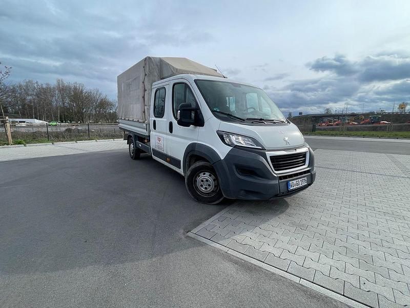 Gebraucht Peugeot Boxer 163 PS (119 kW) 2018 Weiß Van
