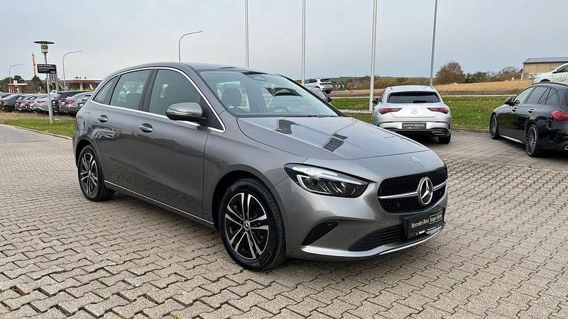 Gebraucht Mercedes E250 Progressive 163 PS (119 kW) 2024 Grau Limousine